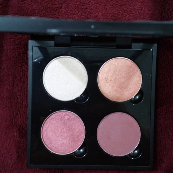 MUG + Colourpop Eyeshadows Anastasia Quad Palette - Picture 6 of 10